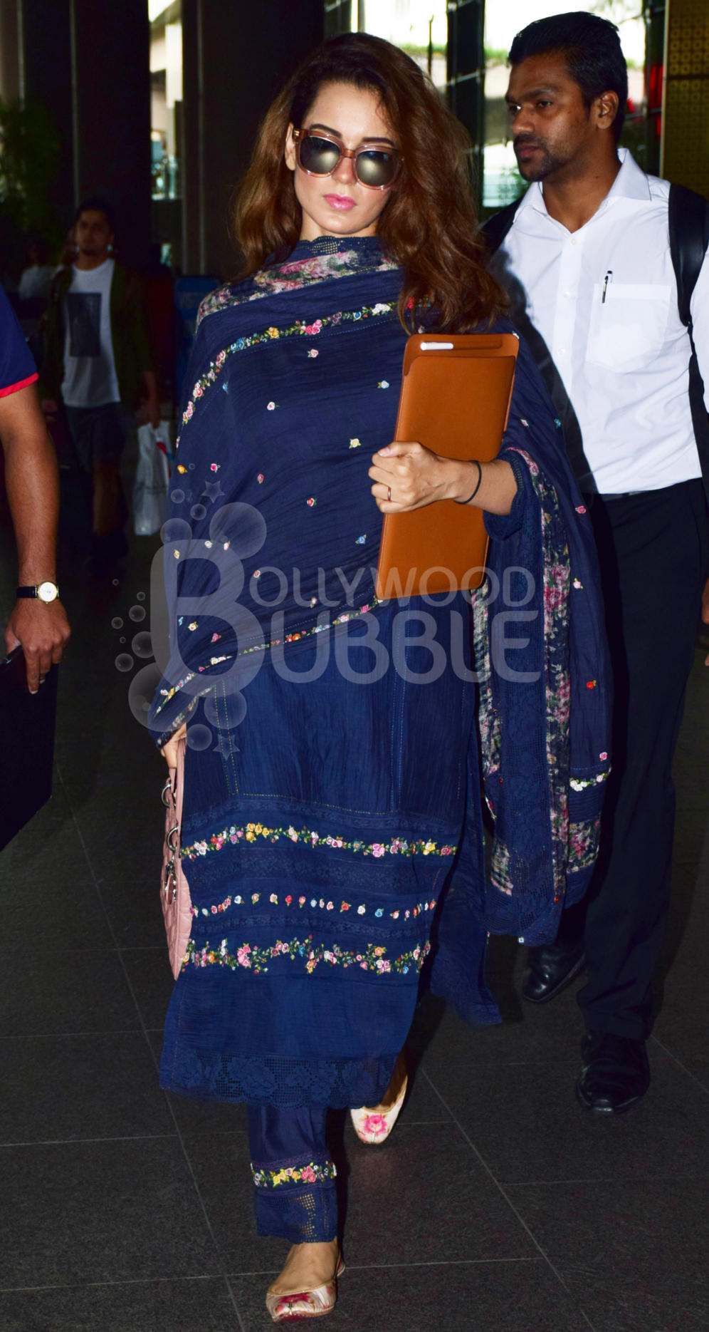 kangana ranaut mumbai airport