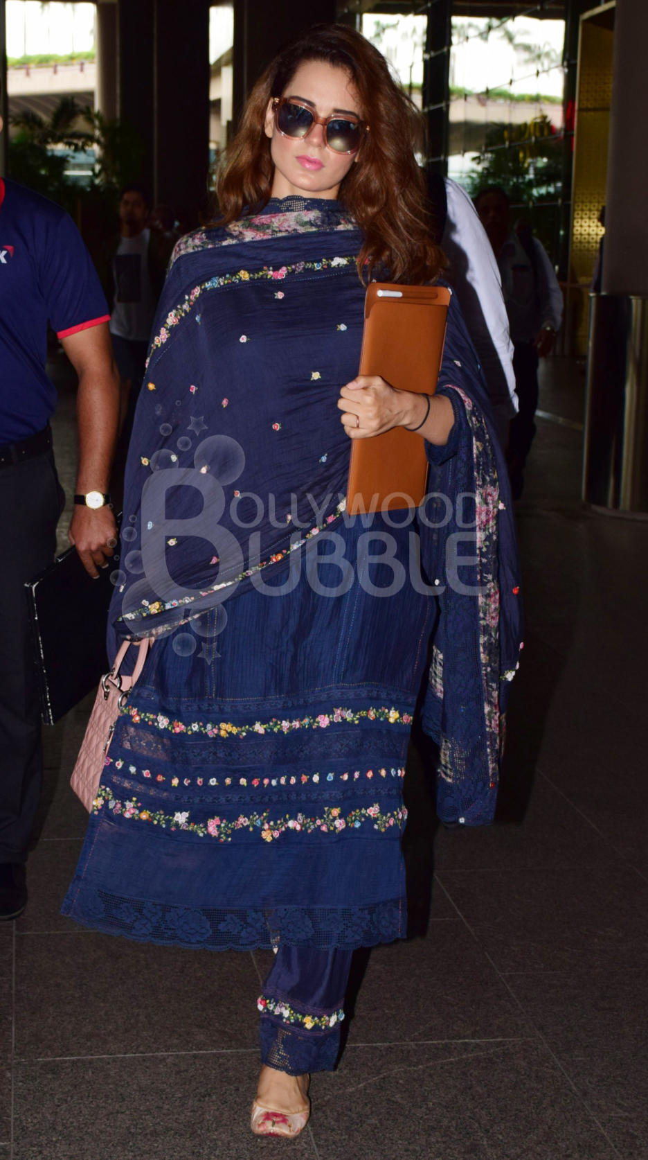 kangana ranaut mumbai airport