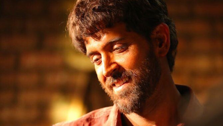 hrithik roshan indicating super 30 first look posters
