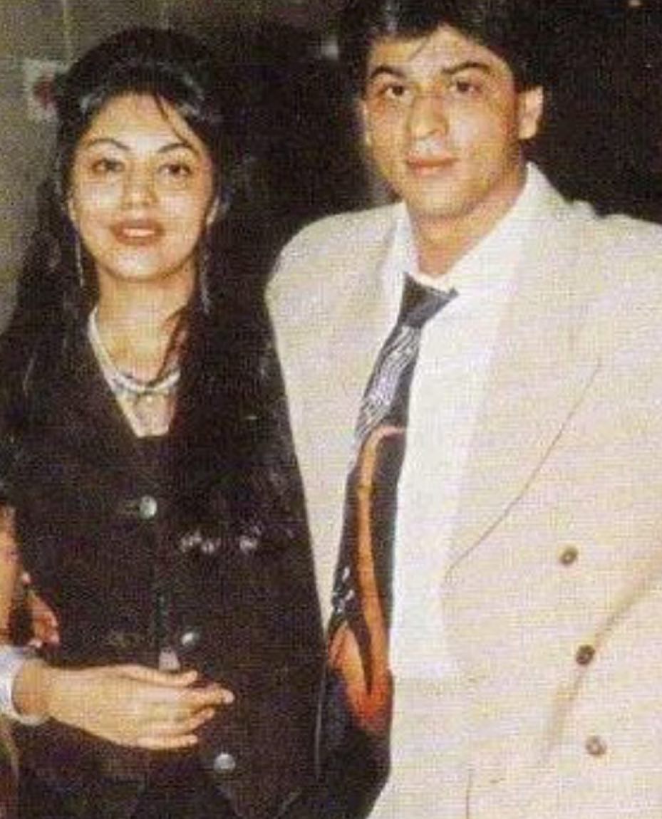 Shah Rukh Khan Gauri Khan 26th Wedding Anniversary