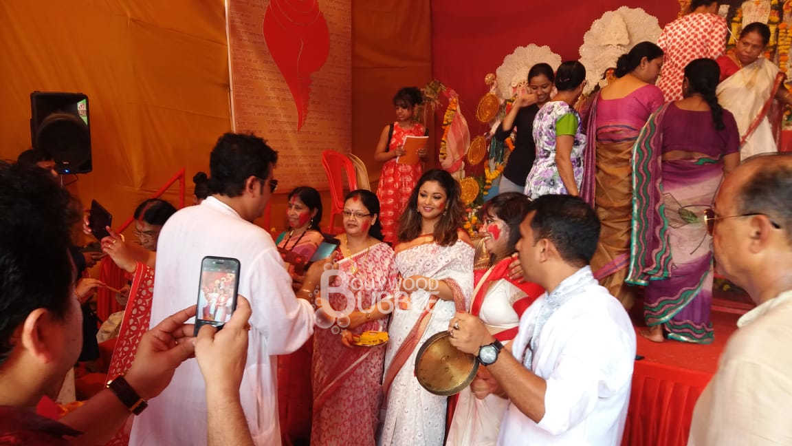 Tanushree Dutta Ishita Dutta Durga Puja 2018