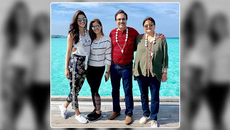 kriti sanon old songs family vacation maldives