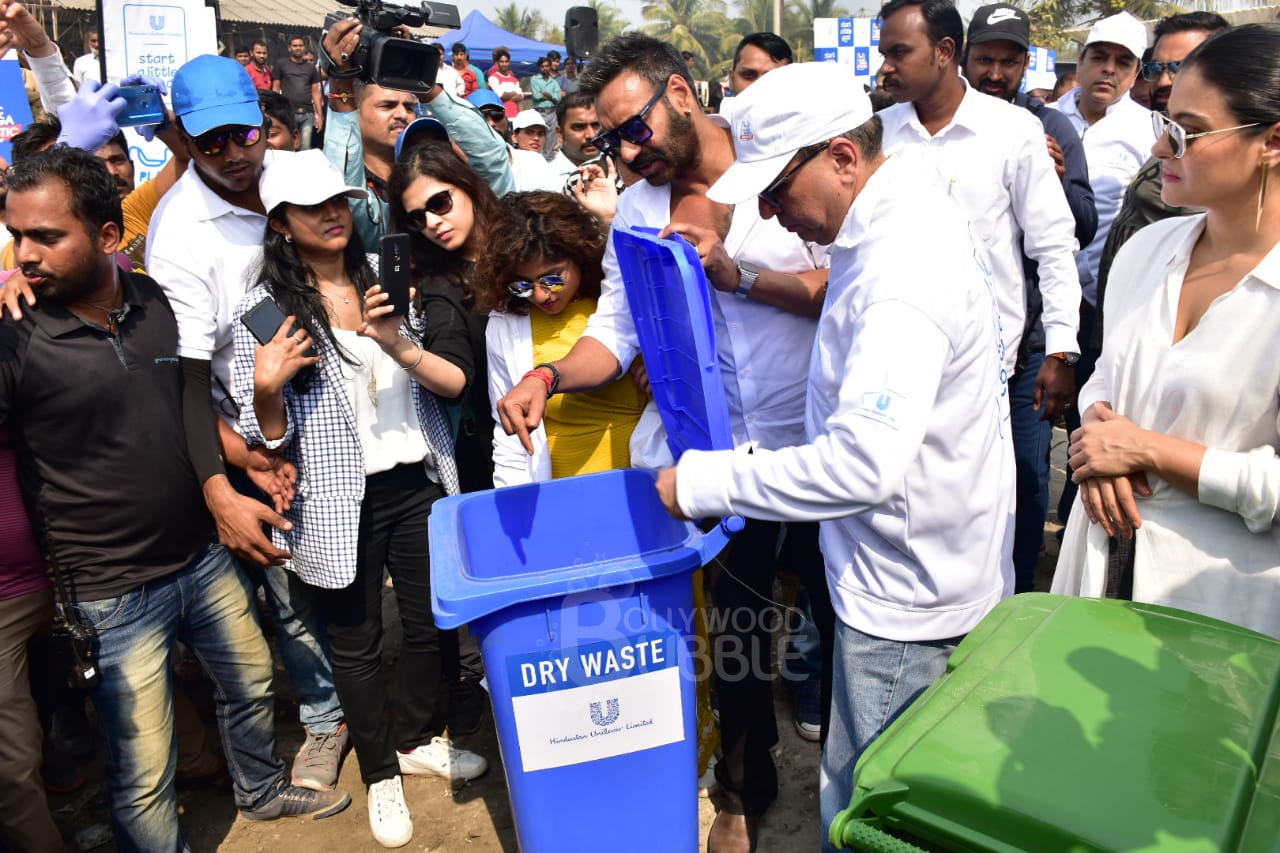 Ajay Devgn Kajol Plastic Banega Fantastic