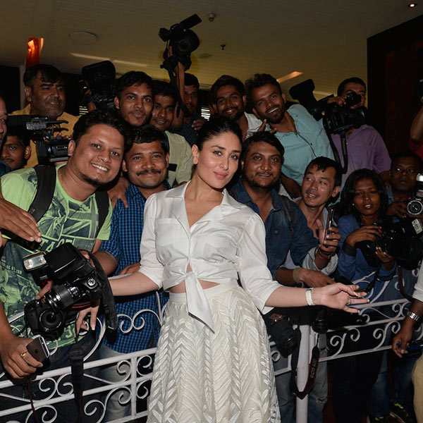 Kareena Kapoor fans reaction on meeting her