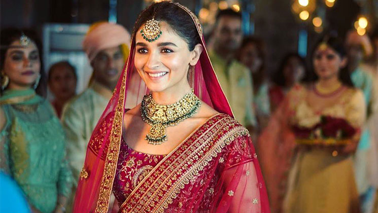 Alia Bhatt looks gorgeous as a bride in leaked photo from Kalank, her dance  number online too | Bollywood - Hindustan Times