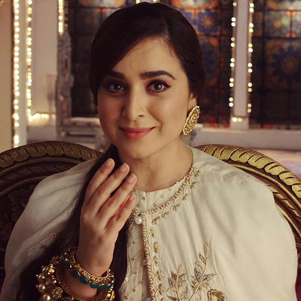 Simone Singh as Raziya Begum from Bahu Begum Diwali