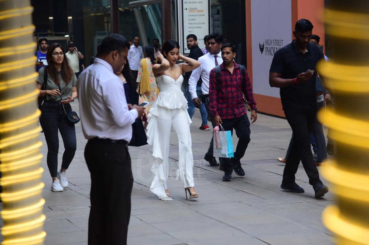 Janhvi Kapoor OOTD White Dress