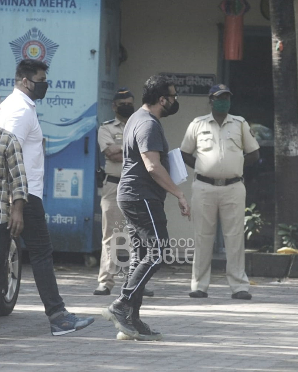 Anurag Kashyap Arrives At Versova Police Station For Questioning In Sexual Assault Case View Pics