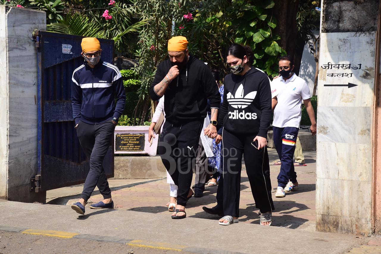 bunty walia father funeral abhishek bachchan