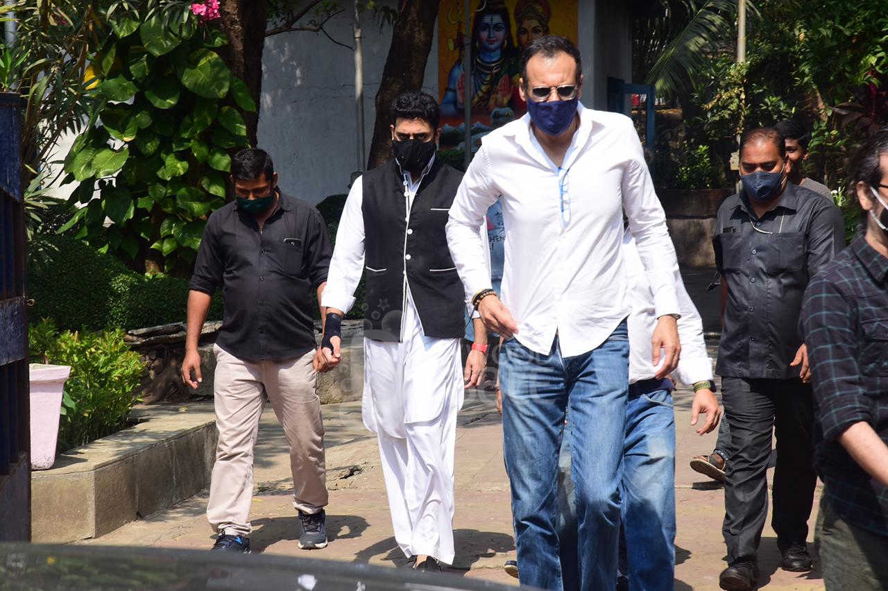 bunty walia father funeral abhishek bachchan