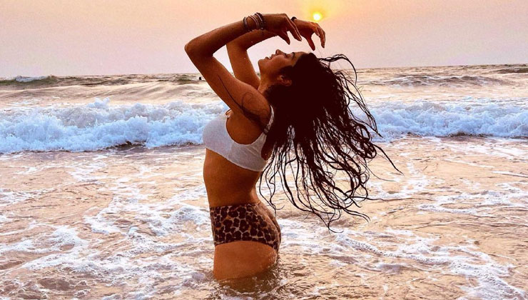 Janhvi Kapoor slays in an animal print bikini on her beach getaway; view  pics