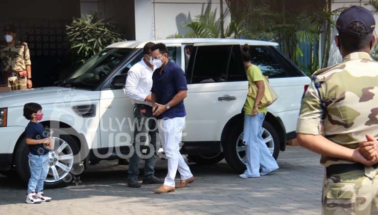 kareena kapoor with family