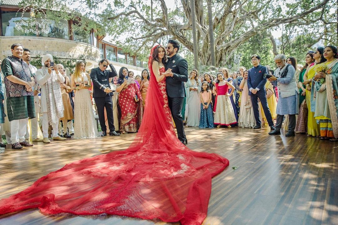 Farhan Akhtar, Shibani Dandekar wedding, Shibani Dandekar wedding gown