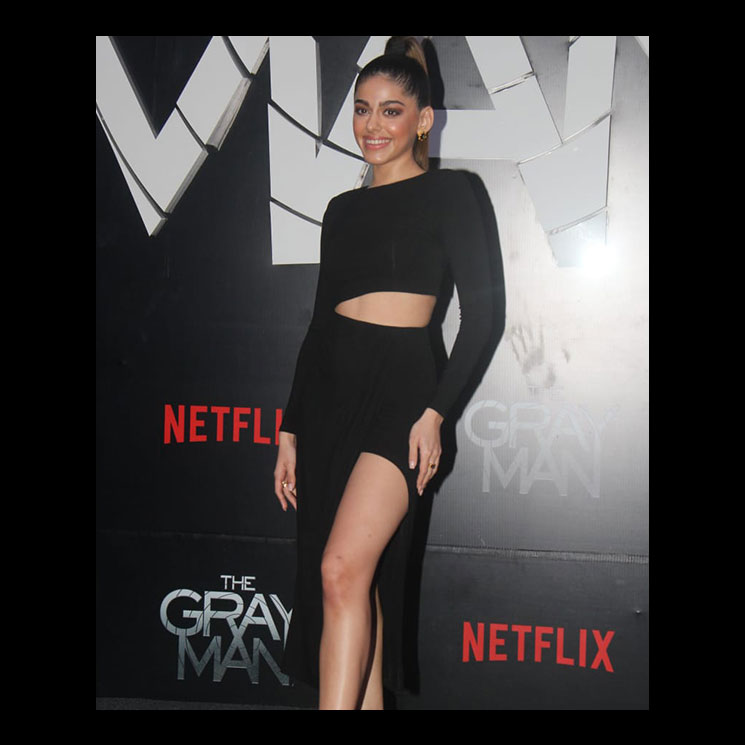 The Gray Man Premiere: Jacqueline Fernandez-Alaya F cast their black magic;  Babil Khan poses for shutterbugs on red carpet