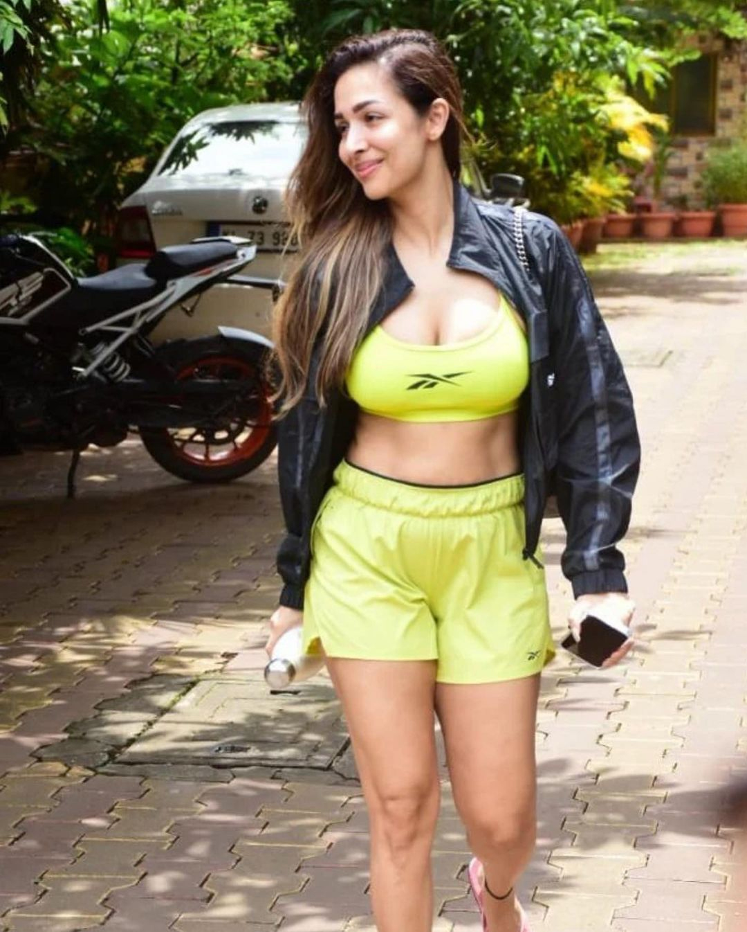 malaika arora, malaika arora pics,malaika arora neon look, malaika arora instagram