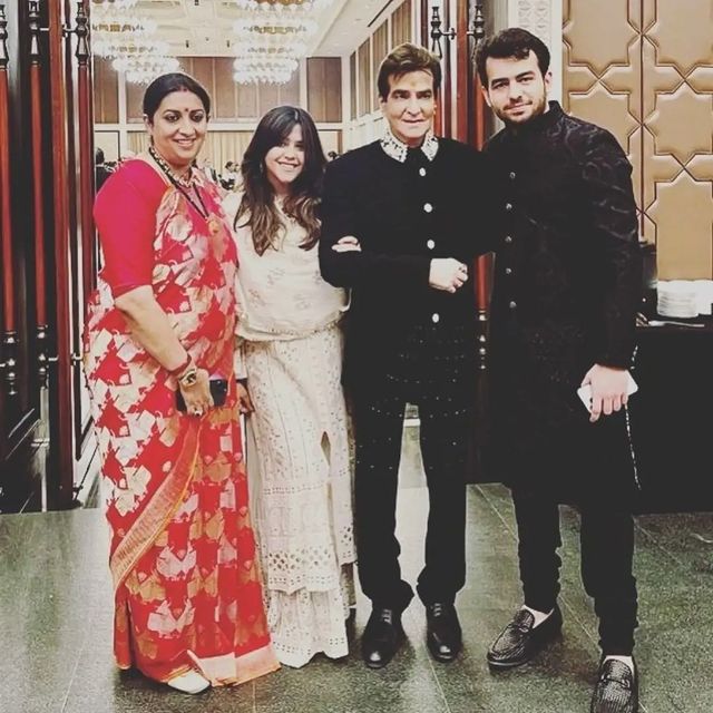 ekta-kapoor-and-her-father-jeetendra-also-attended-the-wedding