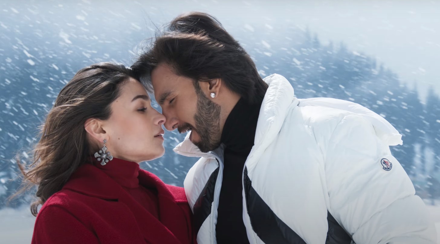 Alia-Ranveer snow look 4