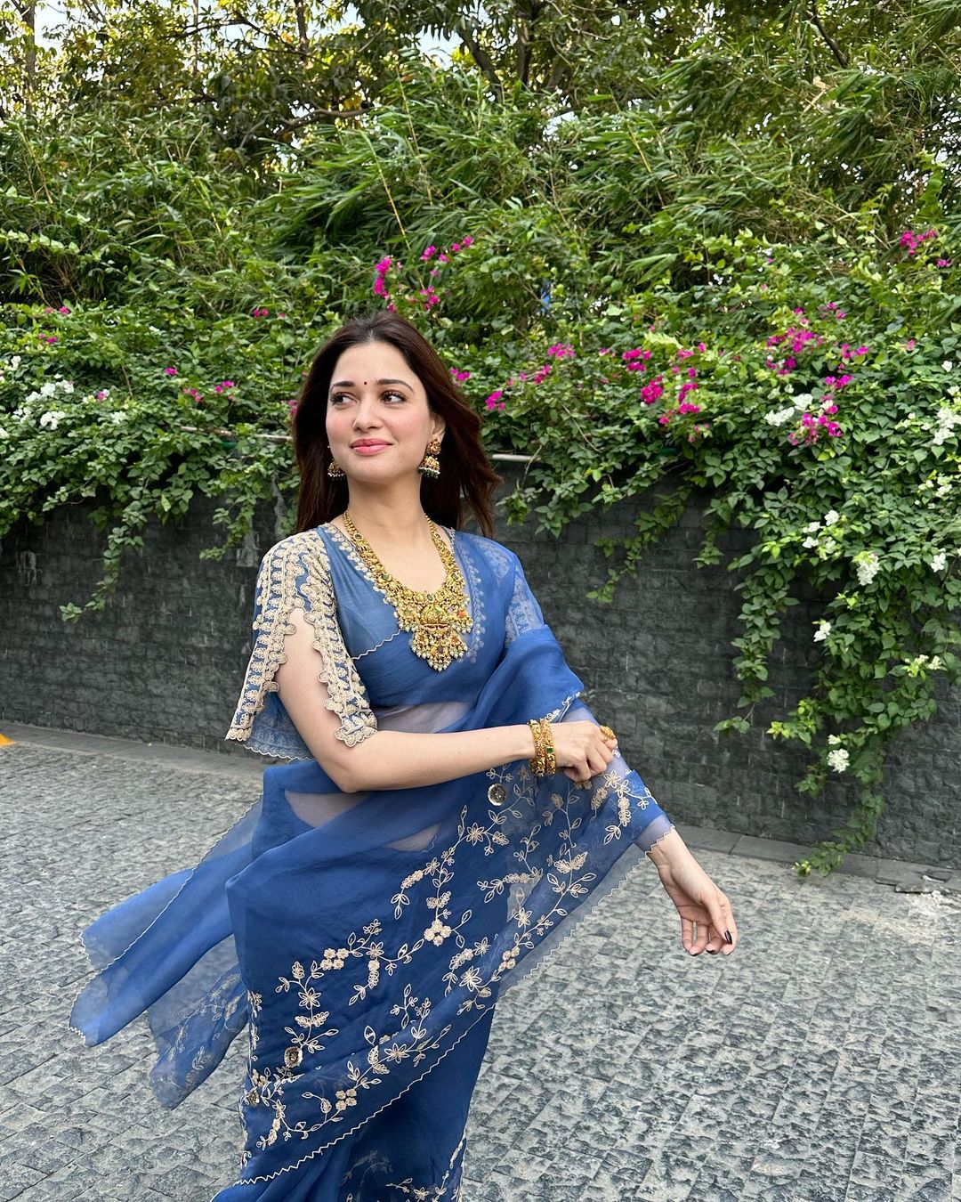 Tamannaah-Bhatia-looks-stuning-in-blue