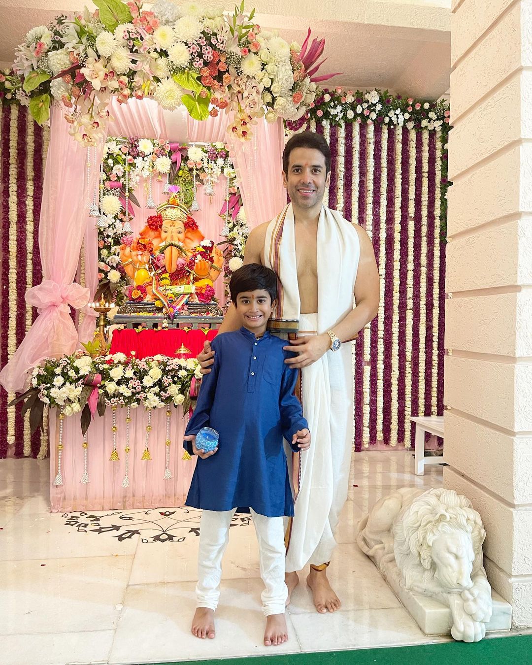 Tusshar-Kapoor-with-his-son-Laksshya-1