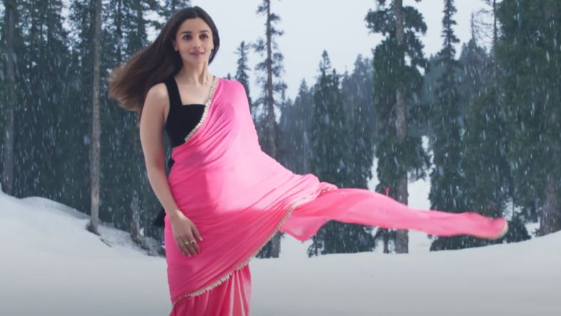 alia-bhatt-chiffon-saree-song-tum-kya-mile