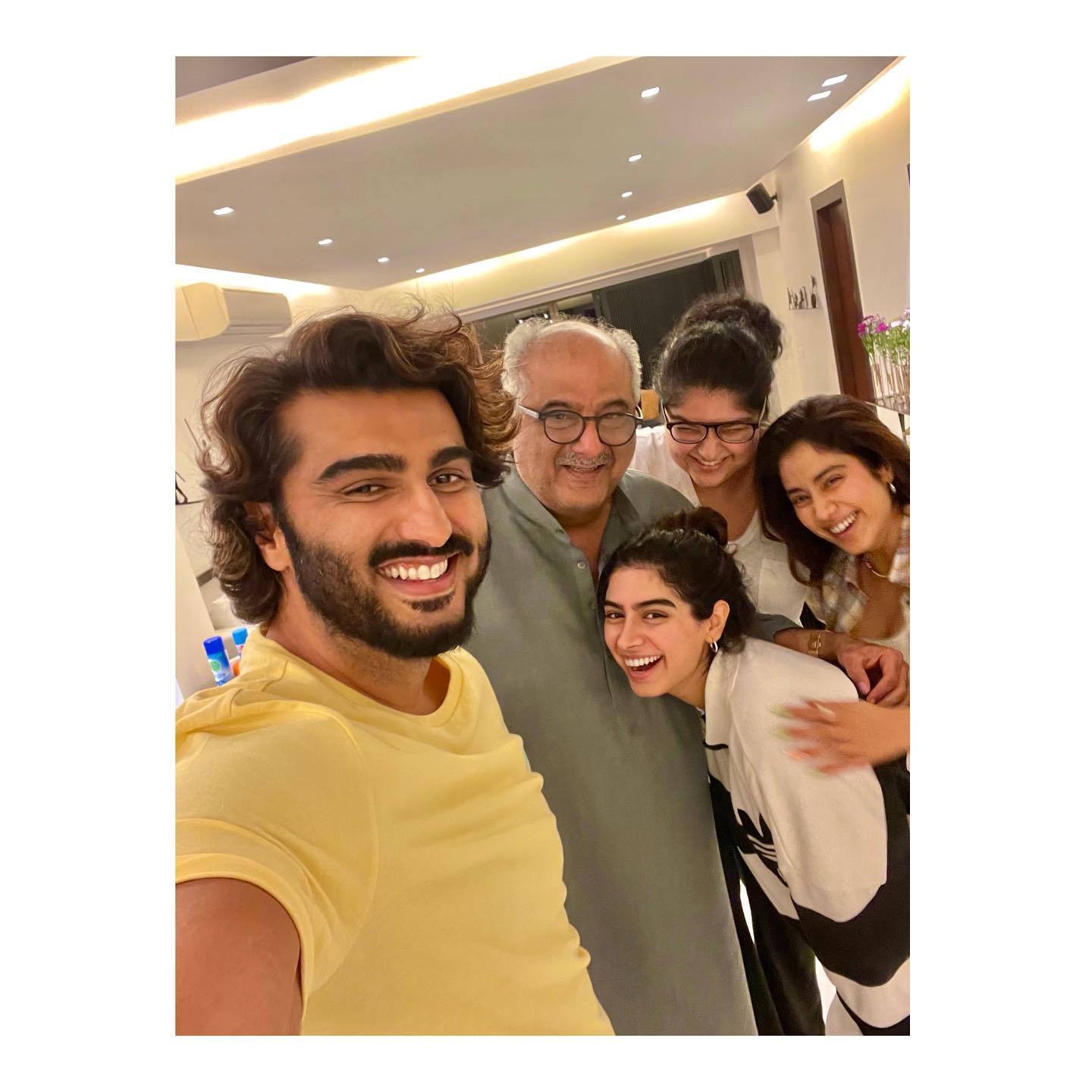 Boney Kapoor with his kids