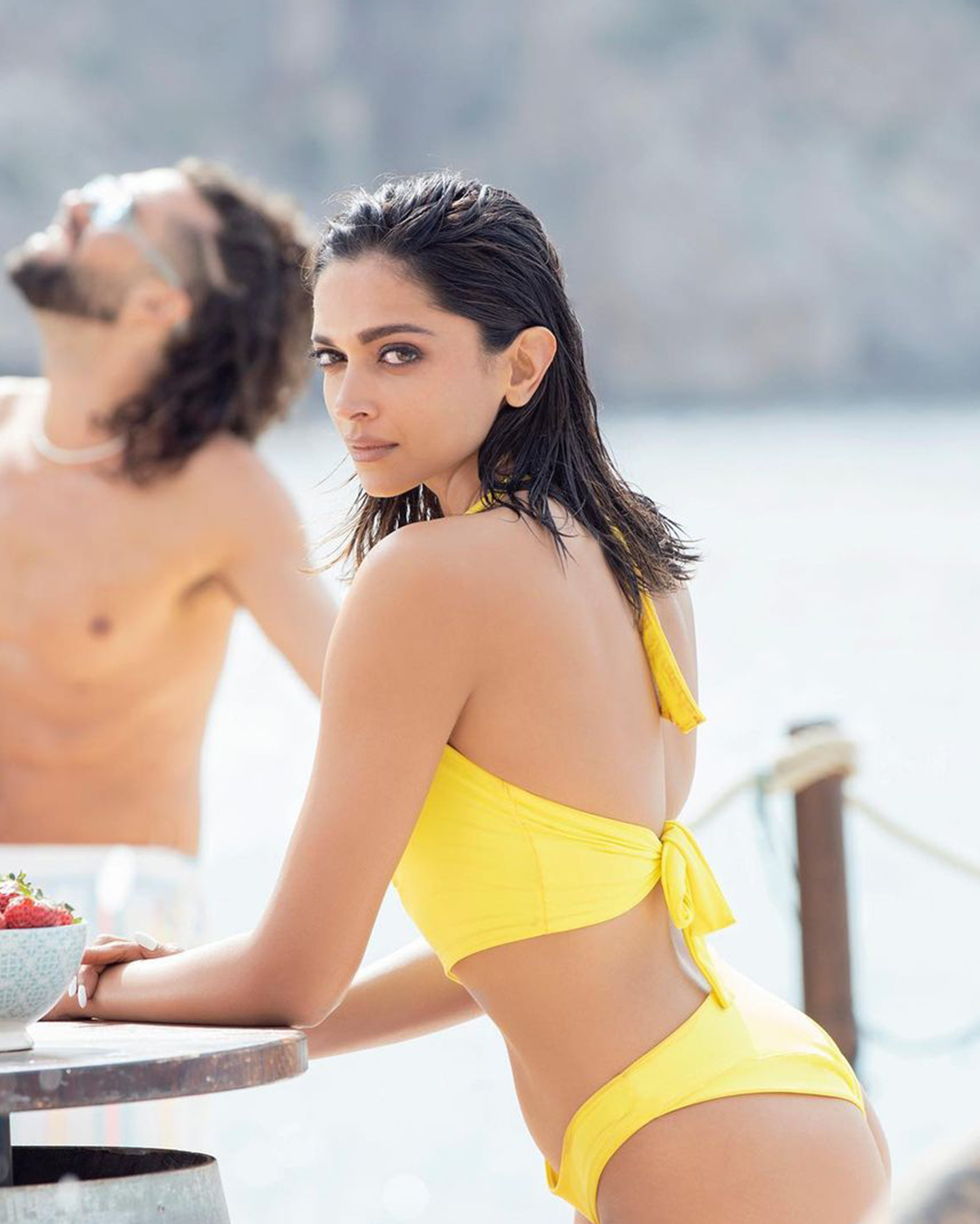 Deepika Padukone oozes hotness in a yellow monikini