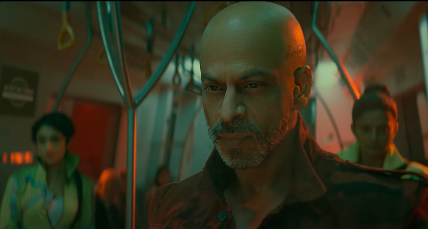 Shah Rukh Khan goes bald