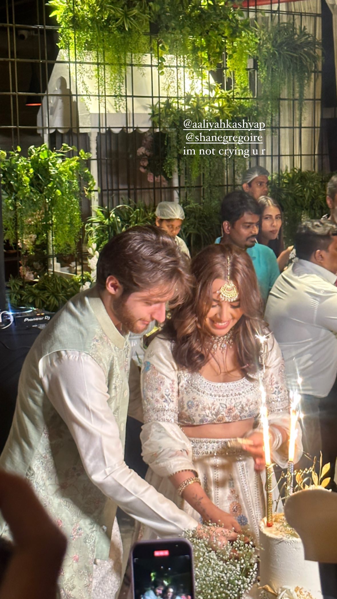 Aaliyah-Kashyap-and-Shane-Gregoire-cut-their-engagement-cake