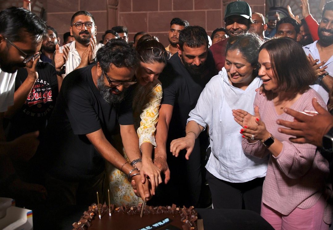 Nikkhil Advani John Abraham, Sharvari Wagh cut the wrap up cake
