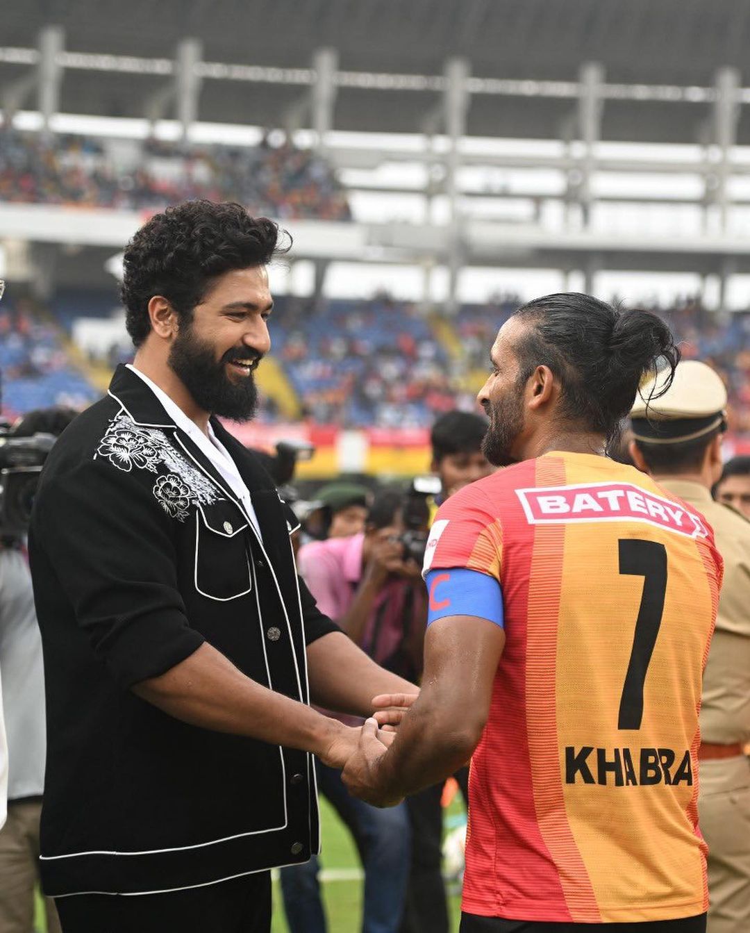 Vicky Kaushal interacts with players