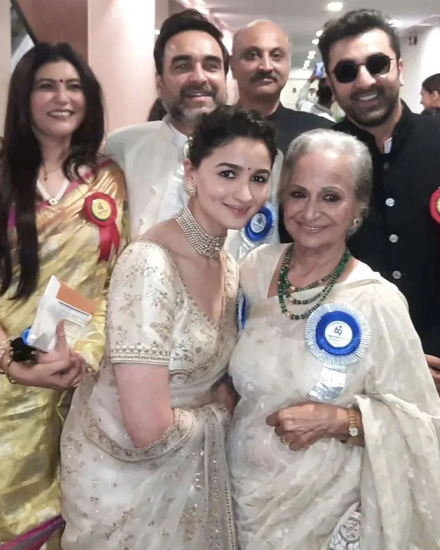 Alia Bhatt Ranbir Kapoor and Pankaj Tripathi pose with Waheeda Rehman at the National Awards