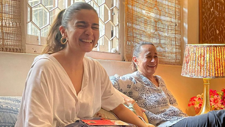 alia bhatt, alia bhatt mother,, soni razdan