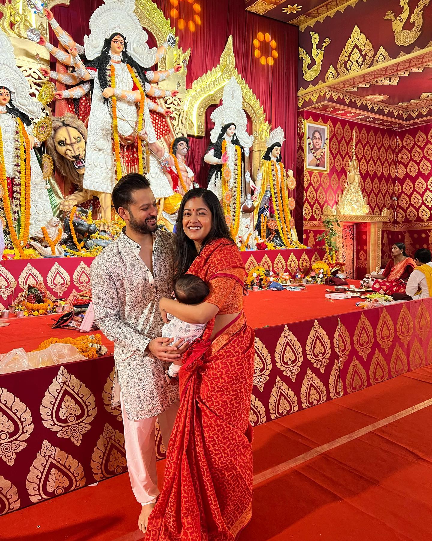 Ishita Dutta-Vatsal Sheth celebrate Durga Puja with son Vaayu