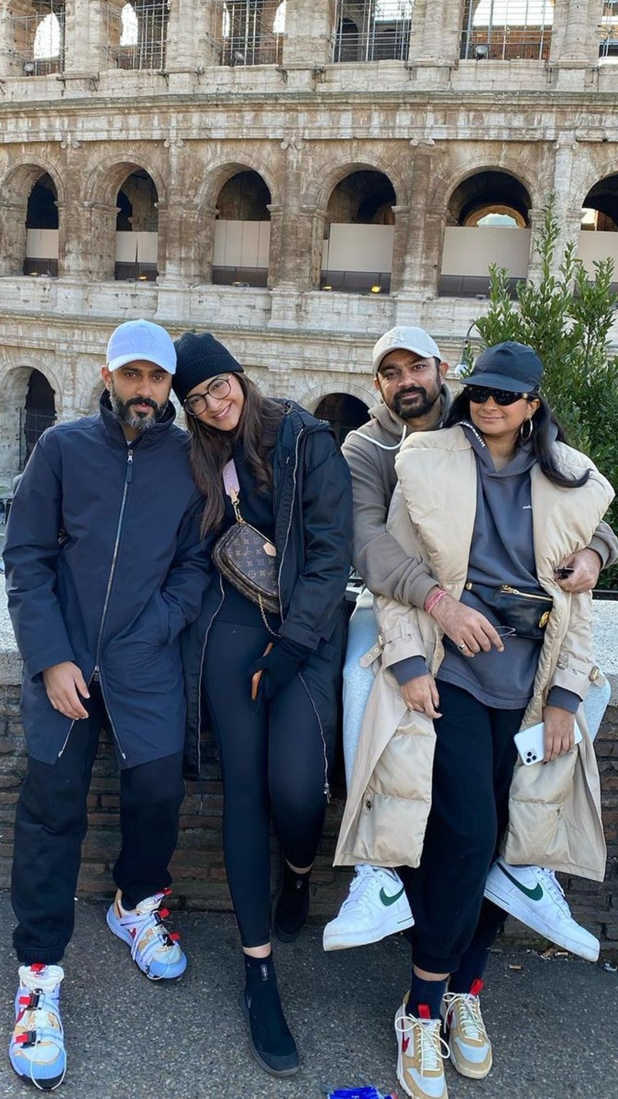 Sonam Kapoor with Anand Ahuja, Rhea Kapoor and Karan Boolani