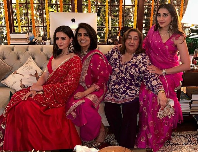 Alia Bhatt with Neetu Kapoor