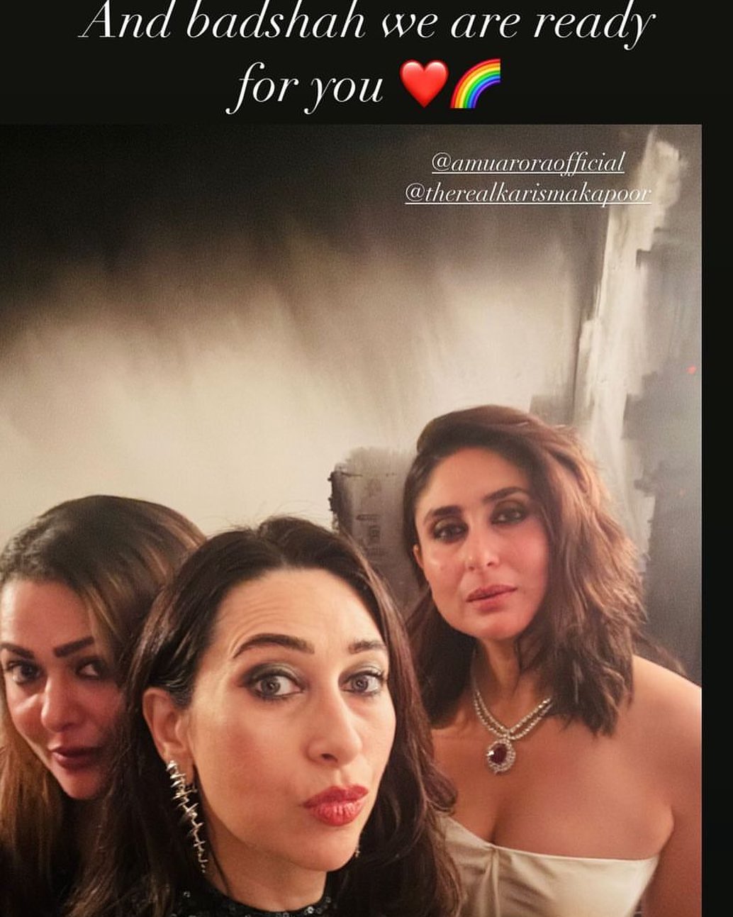 Kareena Kapoor Khan poses for a selfie