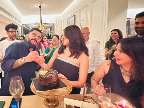 Anushka and Virat celebrate wedding anniversary