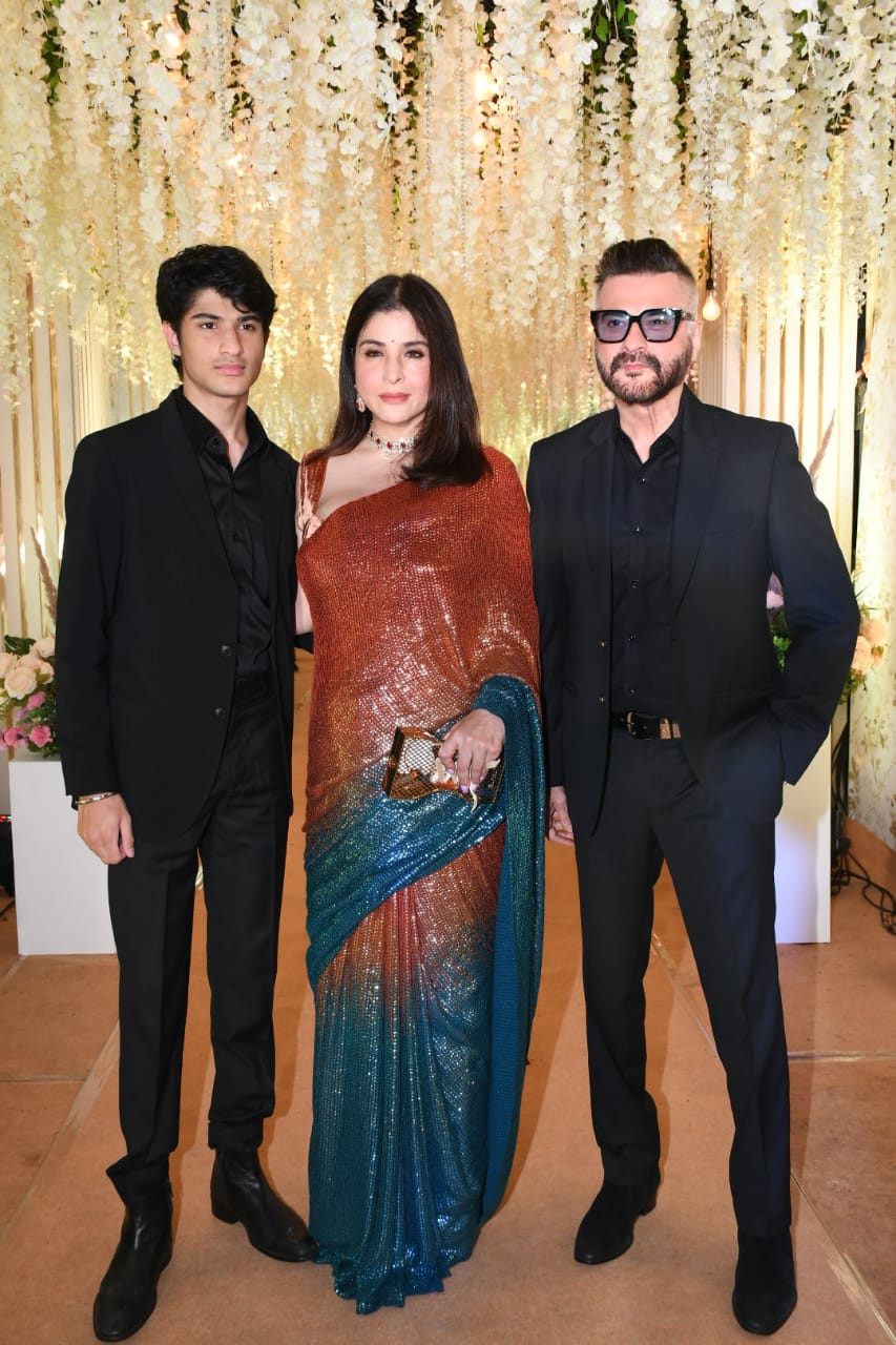 Sanjay Kapoor and family
