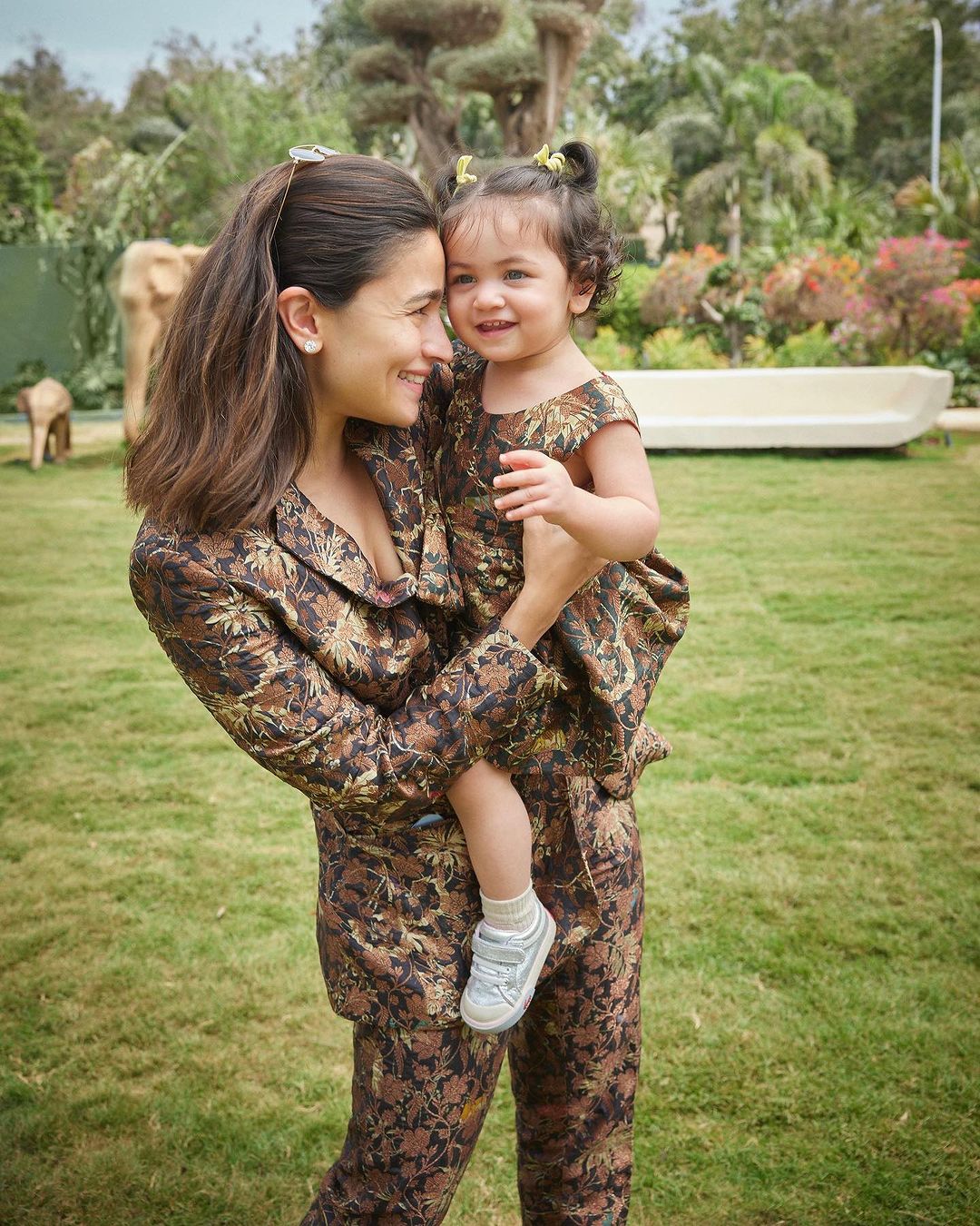 Alia Bhatt with her daughter