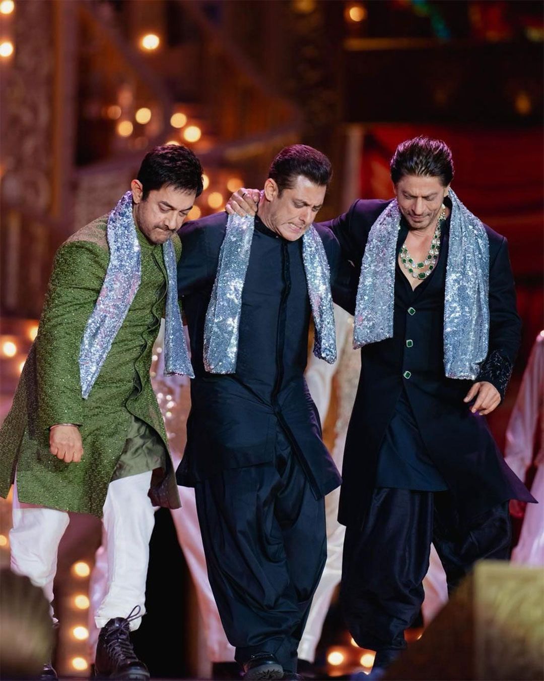 Watch Shah Rukh Khan And Salman Khan ‘fight Again At Ambanis Pre Wedding Bash Aamir Khan 
