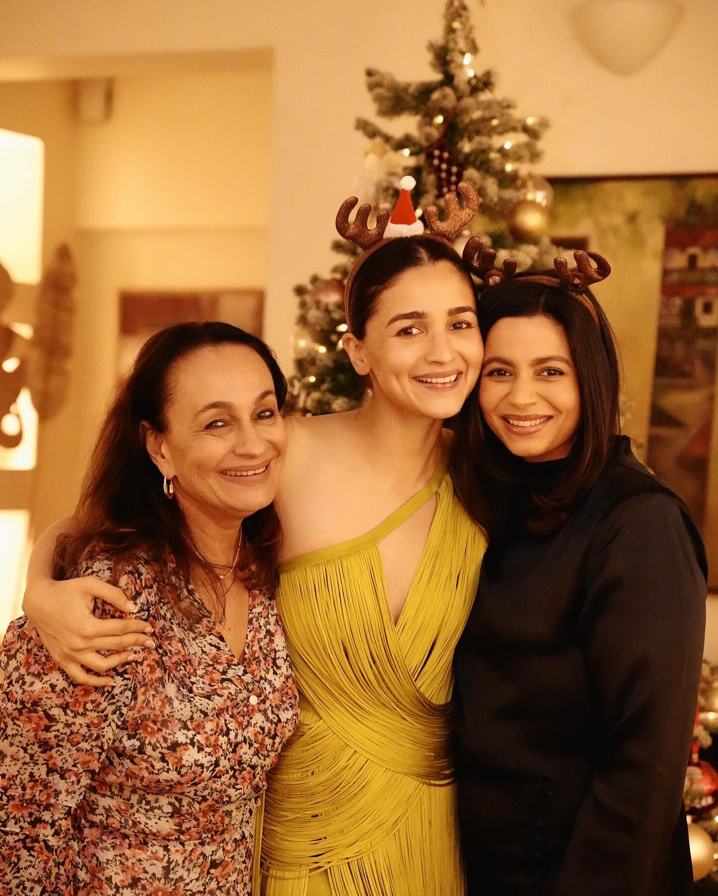 Alia Bhatt with Soni Razdan and Shaheen Bhatt