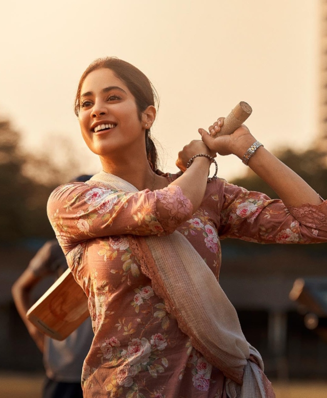 Janhvi Kapoor in Mr & Mrs Mahi