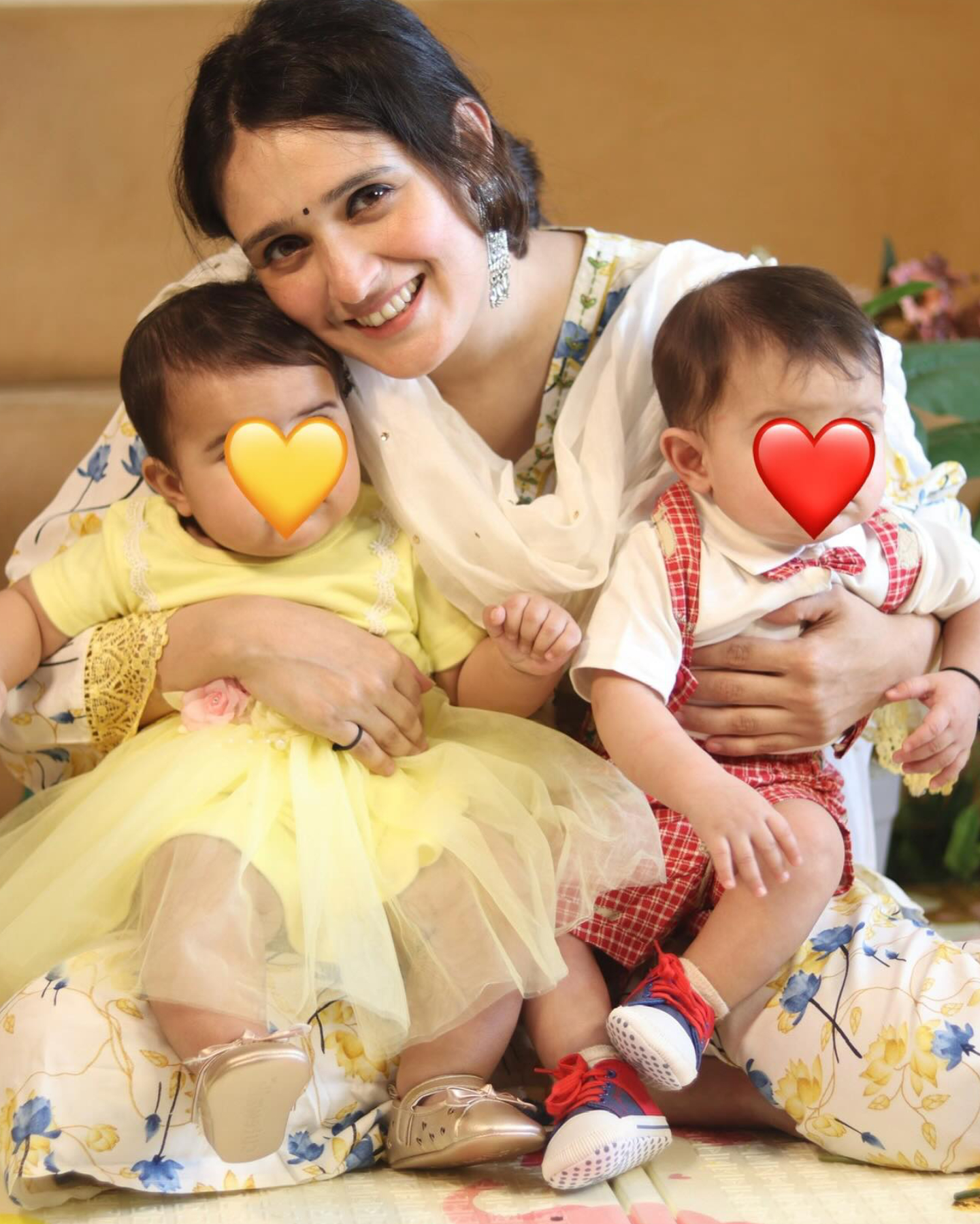 Pankhuri Awasthy with her twins Radhya and Raditya