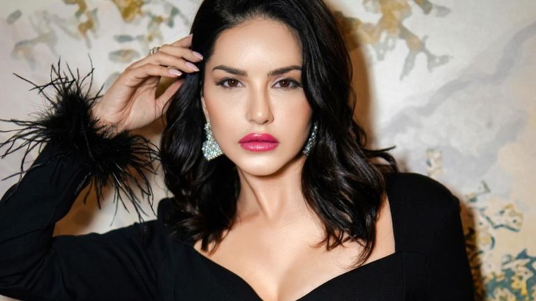 Sunny Leone denied permission to perform at the Kerala University by VC; show to be excluded from registrar- Details inside