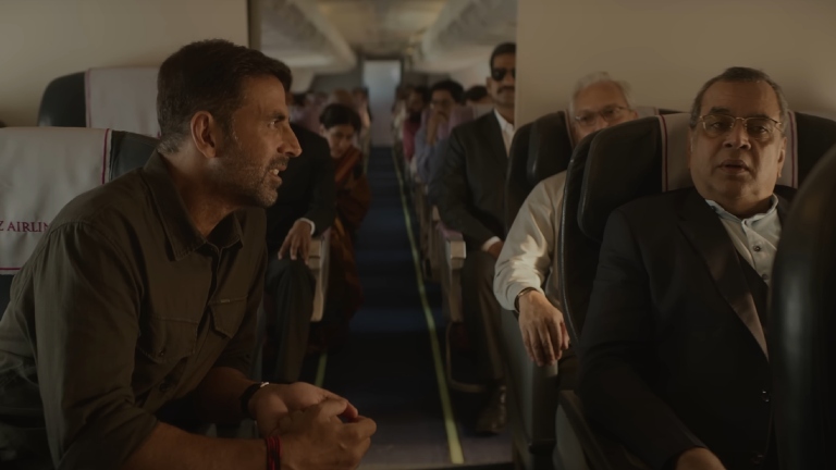 Akshay Kuamr and Paresh Rawal in a still from Sarfira