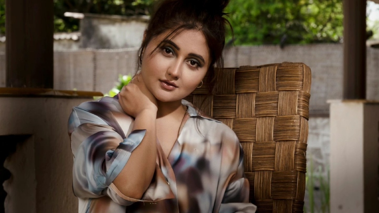 rashami desai, rashami desai homeless, rashami desai debt,