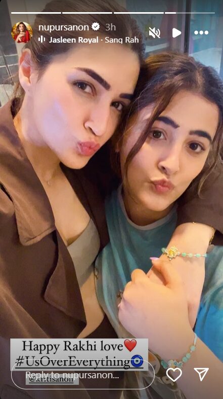 Kriti Sanon celebrates it with sister Nupur Sanon