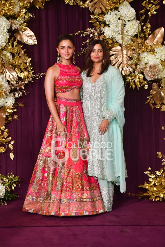 Alia Bhatt with sister Shaheen Bhatt