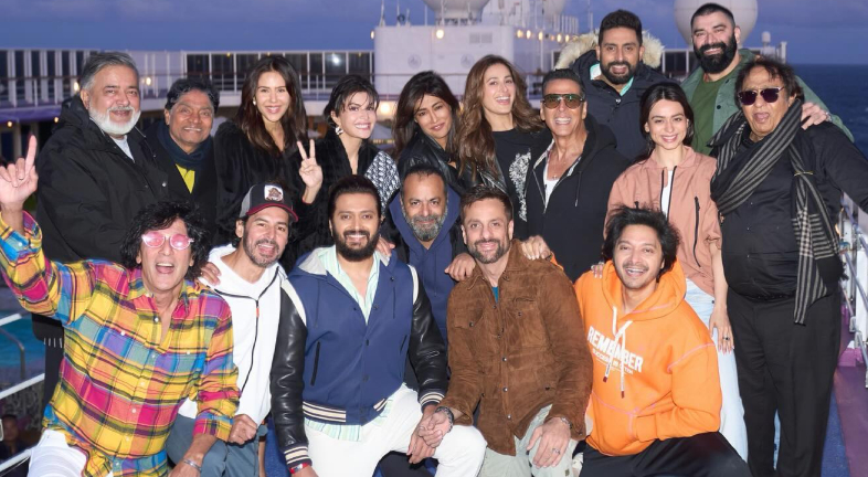 Housefull 5: Akshay Kumar, Fardeen Khan, Jacqueline Fernandez and cast are all smiles in group pic from cruise shoot