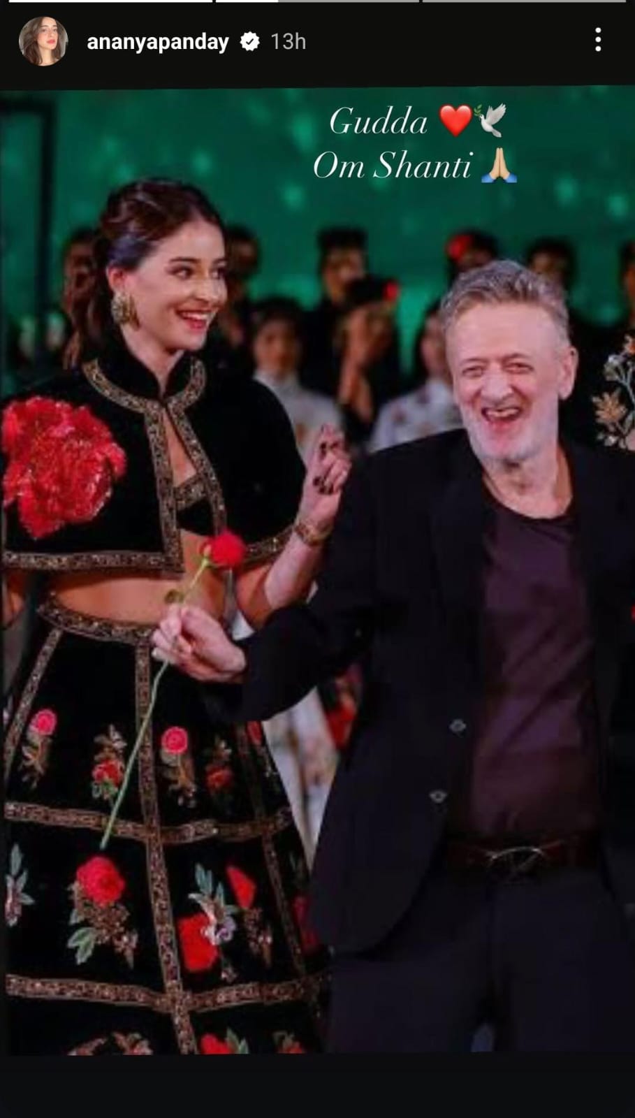 Ananya Panday pays respect to Rohit Bal